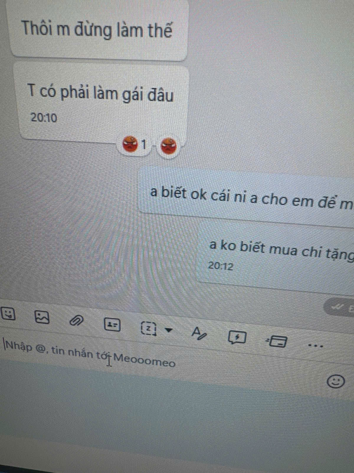 Tin nhắn thất tình và phản ứng